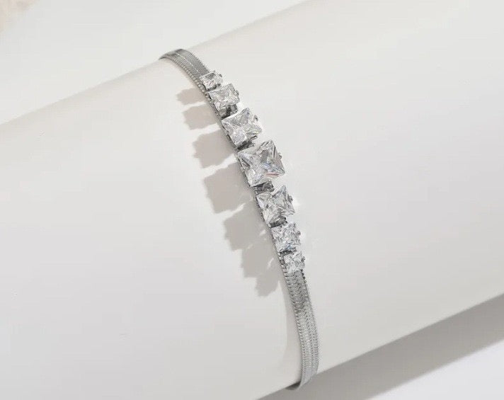 Zirconia silver bangle