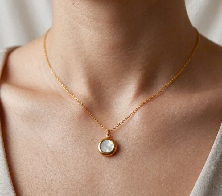 Solitaire Diamond pendant necklace