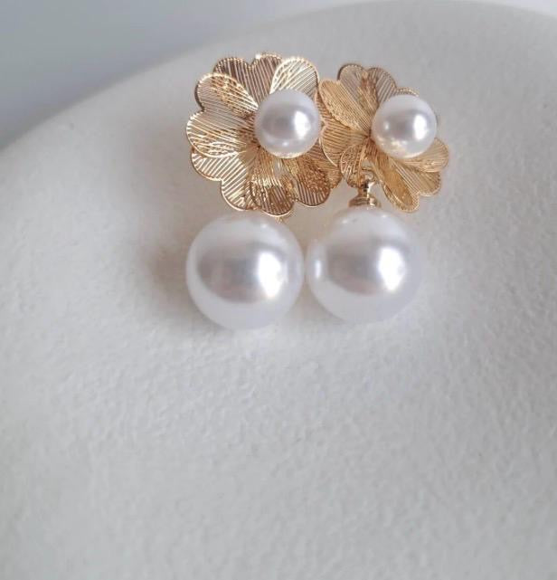 Floral drop earrings with dangling pearl