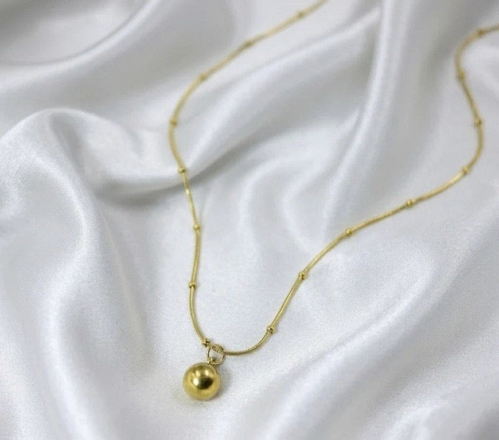 Dainty layer golden necklace