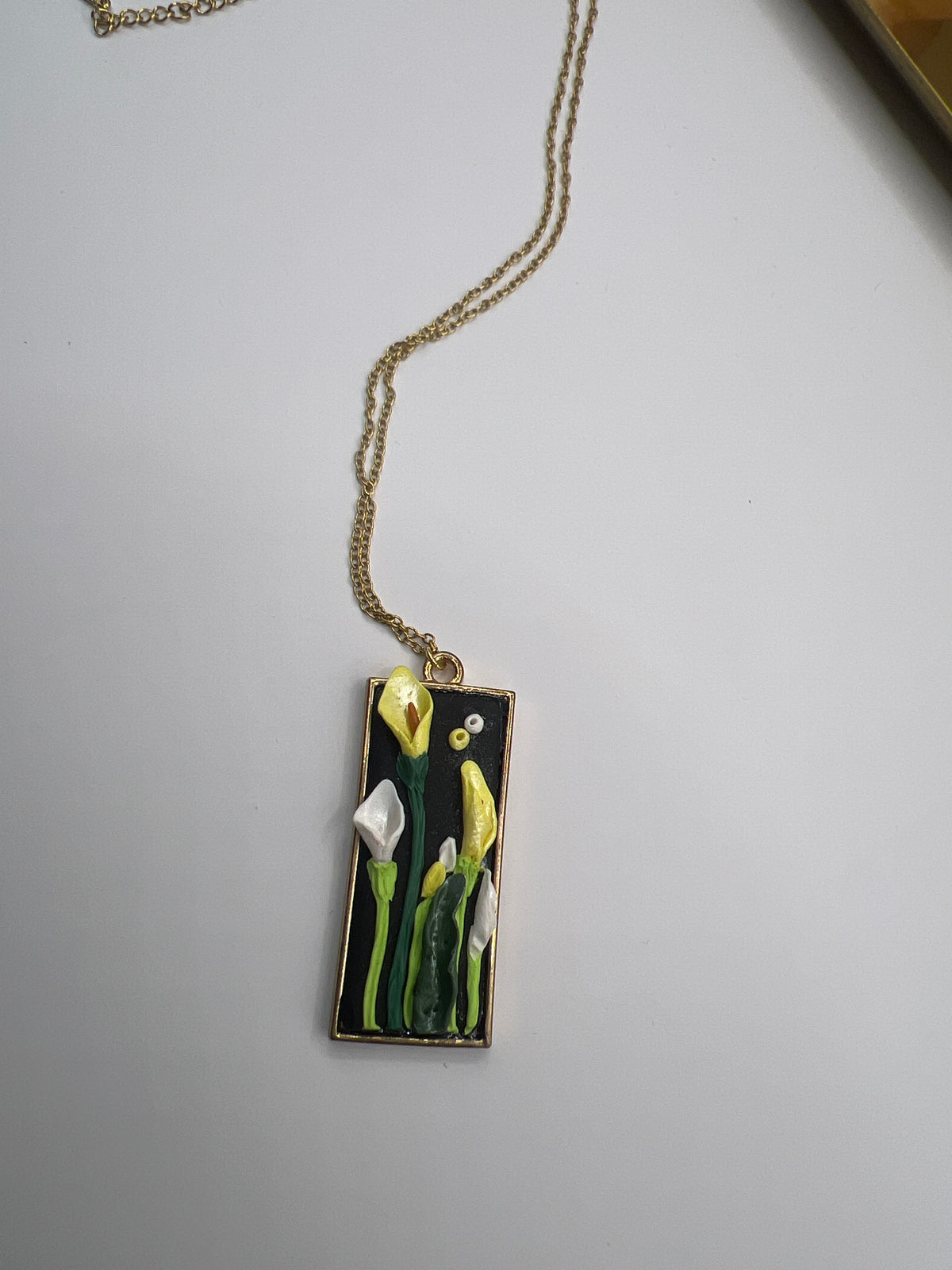 Green Scenery Frame Necklace 🌿💚