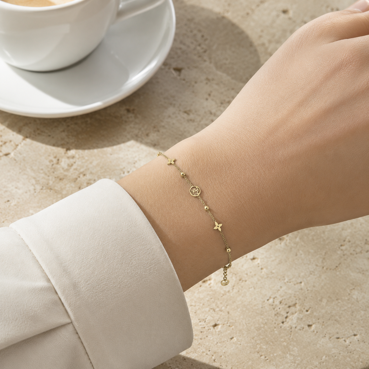 minimal golden braclet