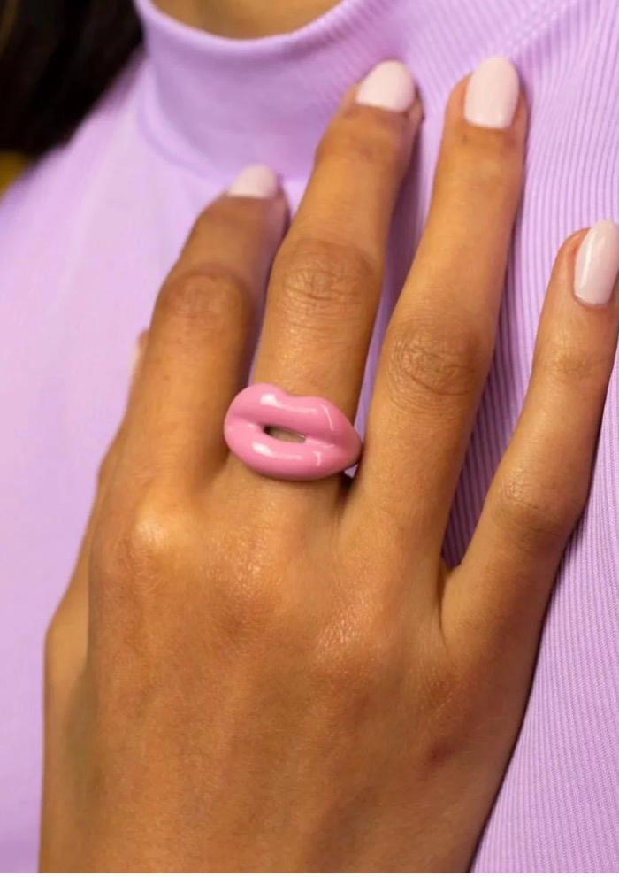 Glossy lips enamel finish ring