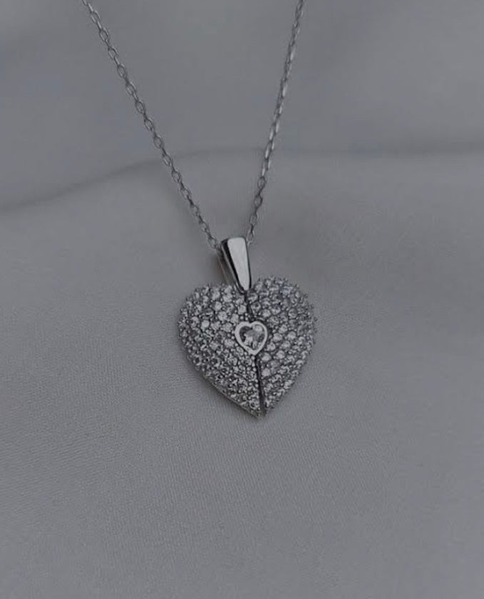 Silver stones heart openable necklace