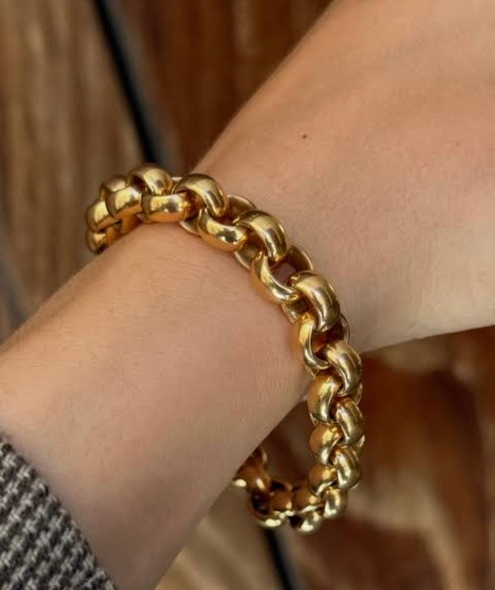 Heavy golden wrist bracelet