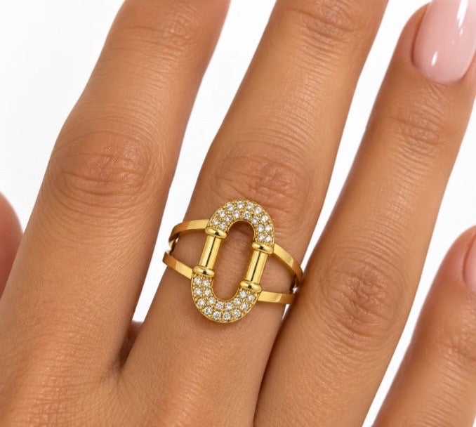 Stones golden ring