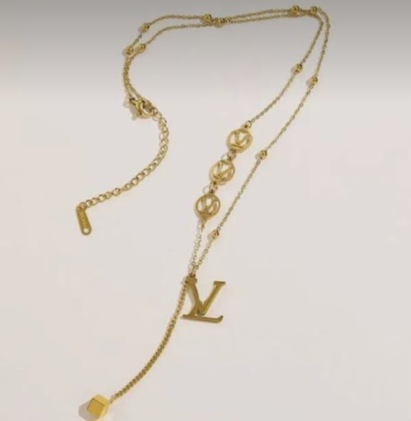 long necklace