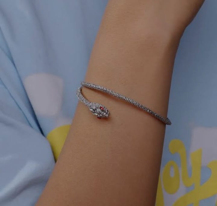 snake adjustble cuff