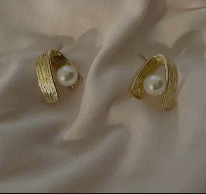 pearl golden earings