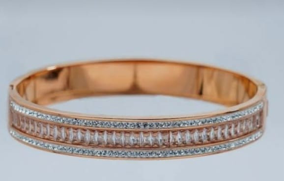 stones golden handcuff