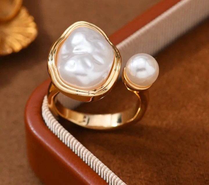pearl stone golden ring
