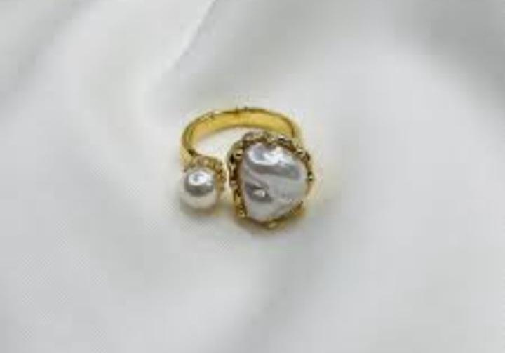 golden stones rings
