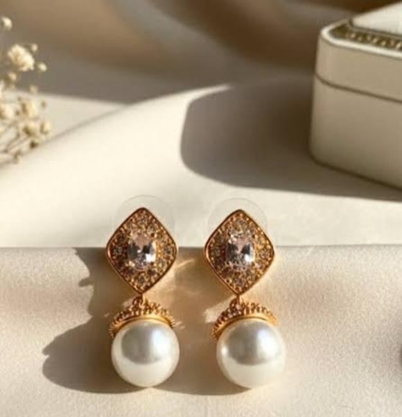 golden white pearl vintage earings
