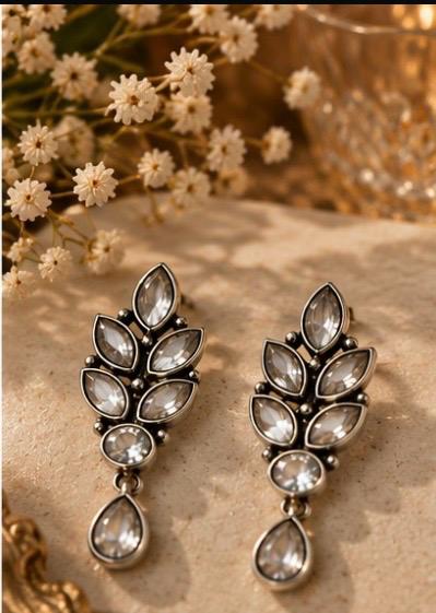 vintage white stones earings