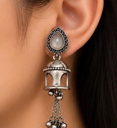 silver lonng vintage earings