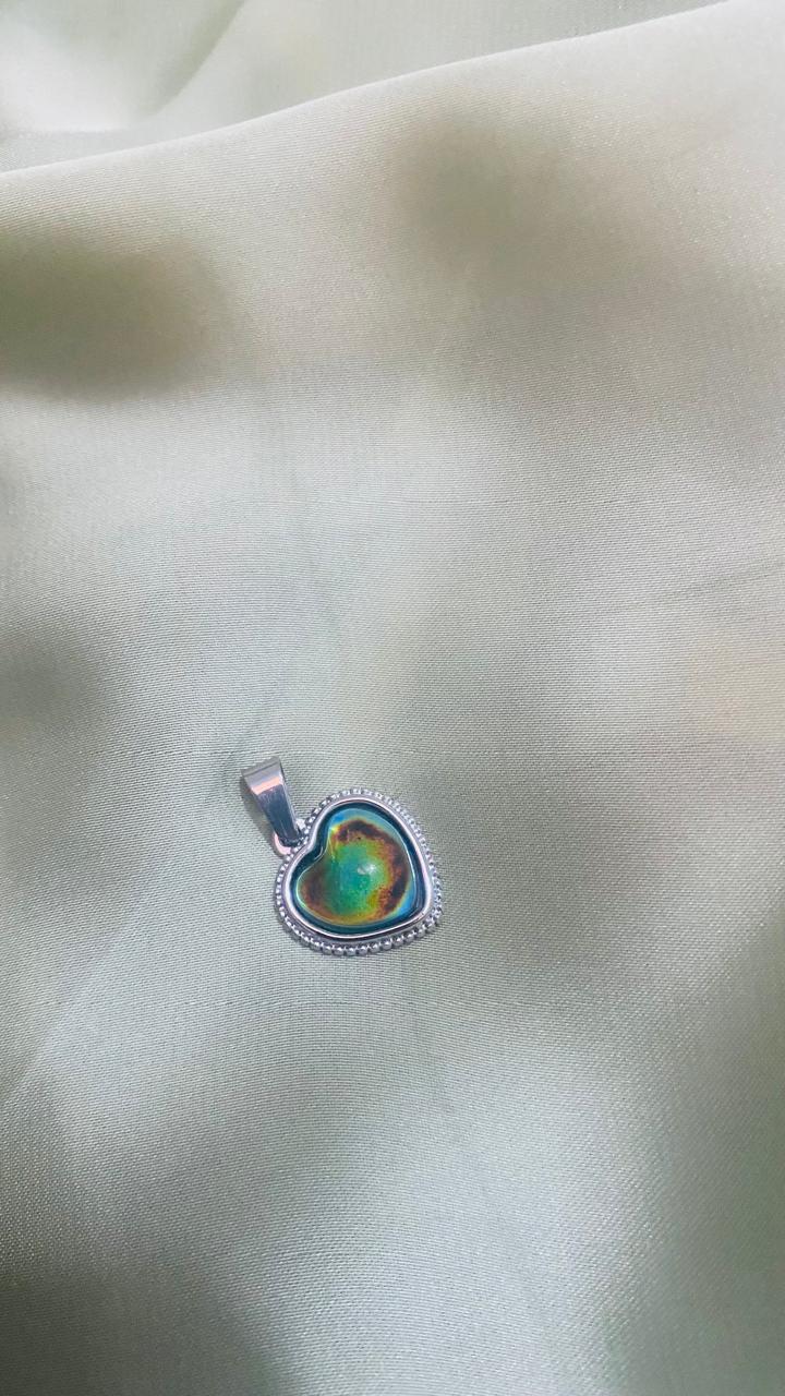 colour changing charm